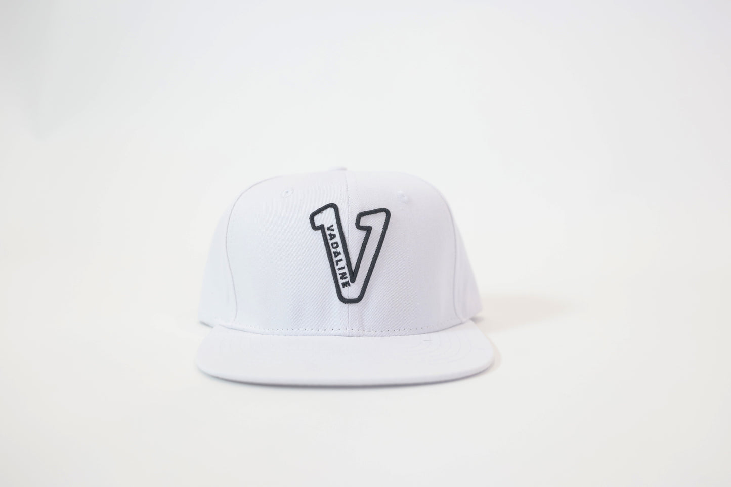 V Logo Red/Black Snapback hat